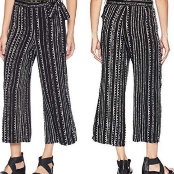 cupcakes & cashmere Pants - cupcakes & cashmere Black & White Striped Cropped Wide-Leg Pants size L